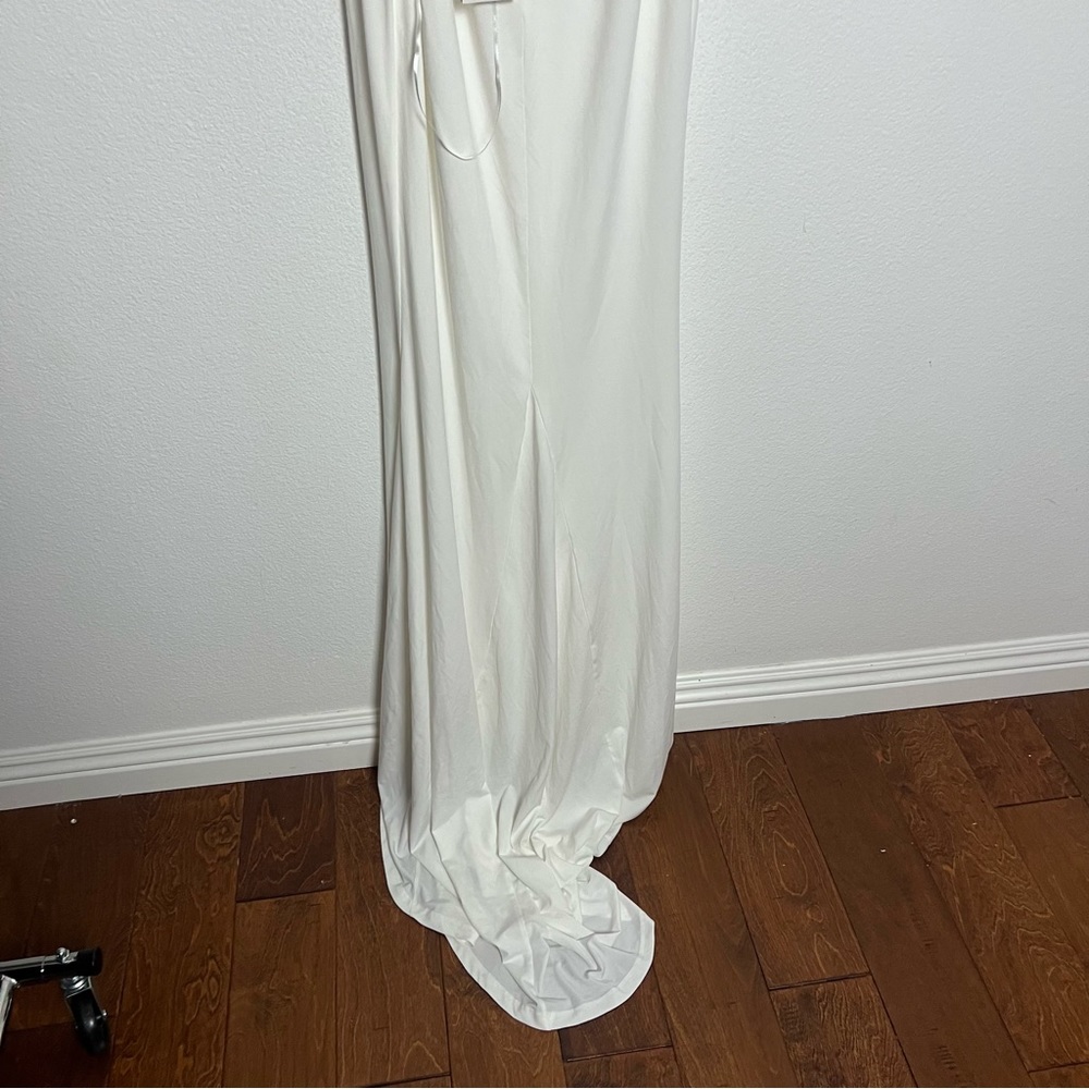 Retrofete Elegant White Backless Maxi Dress - Picture 11 of 11
